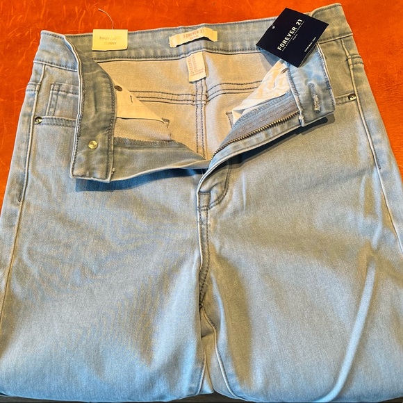 Forever 21 high Rise Skinny Jeans NWT size 26 No Holes - Picture 3 of 4
